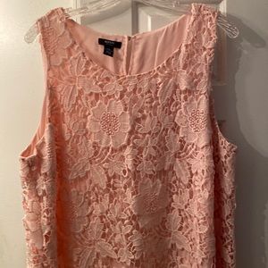 Beautiful peach colored sleeveless top size 18W